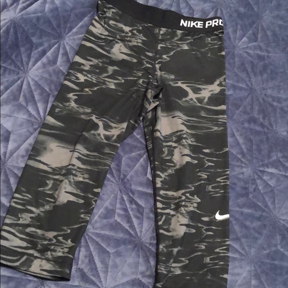 Nike Pro workout Capri